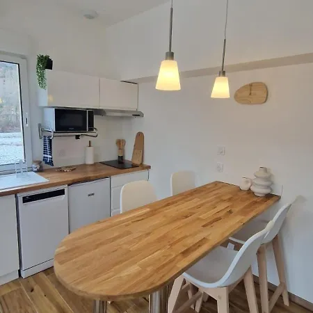 Appartement Au Bord De La Rivière *