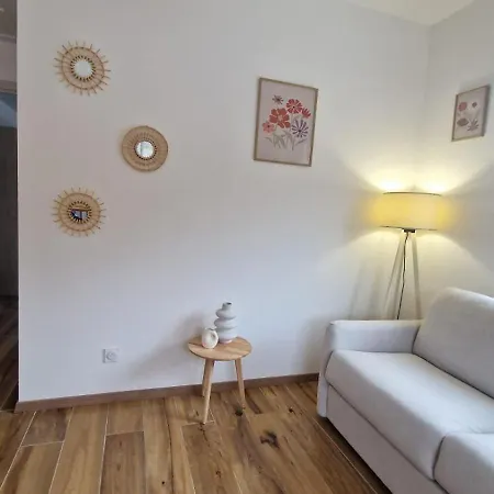 Au Bord De La Rivière