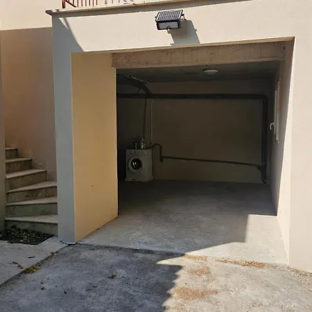 Au Bord De La Rivière