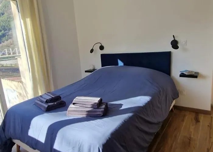 Au Bord De La Riviere Apartment *