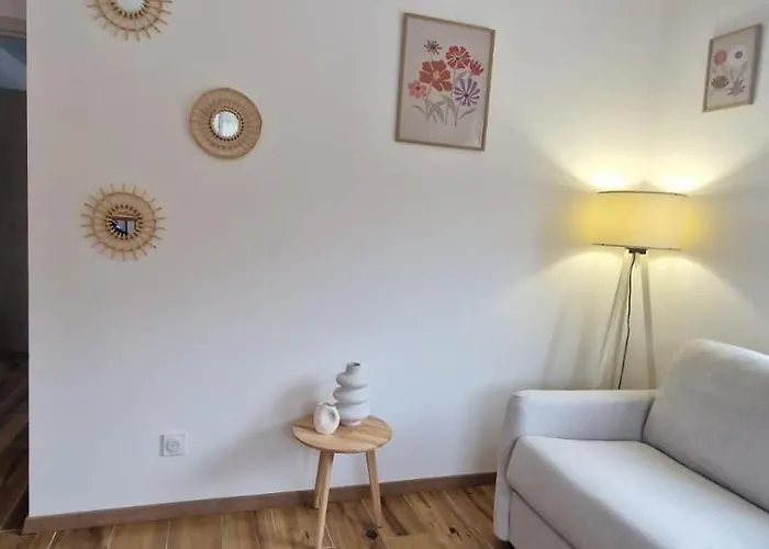 Au Bord De La Riviere