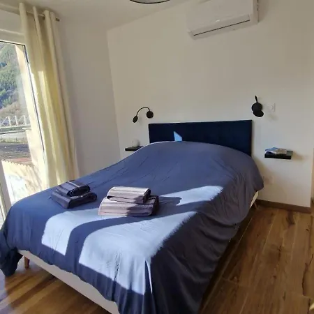 Au Bord De La Riviere Apartment *