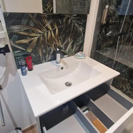 Au Bord De La Riviere Apartment